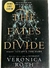 CARVE THE MARK 2: THE FATES DIVIDE - Harper USA