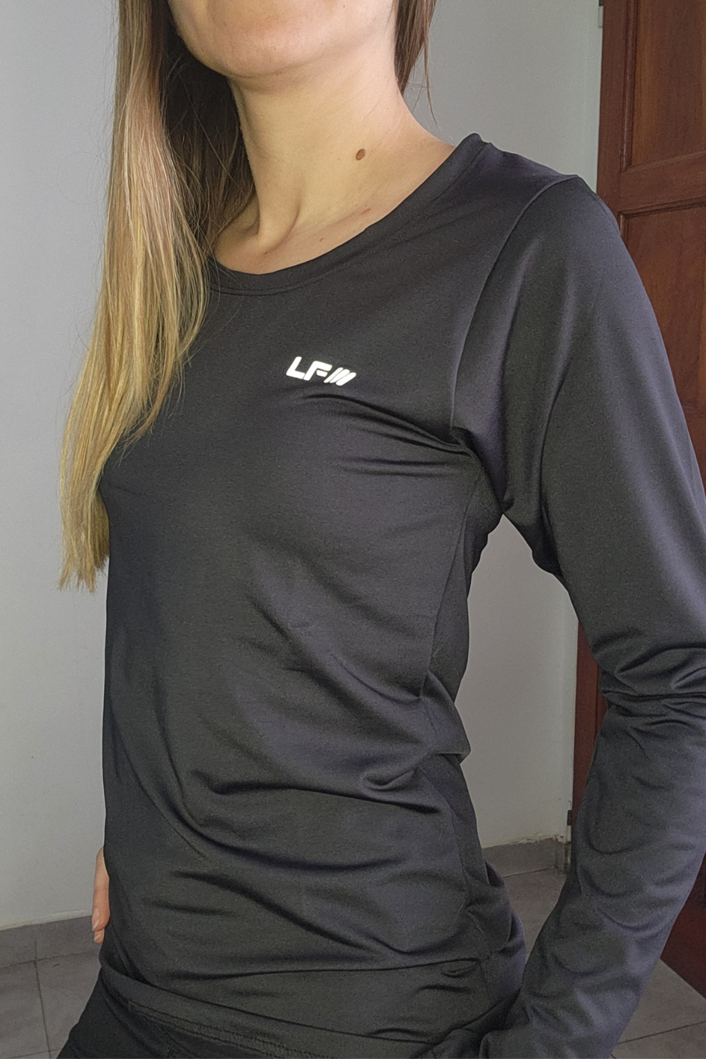 Remera larga basica de lycra Negra Comprar en Briya
