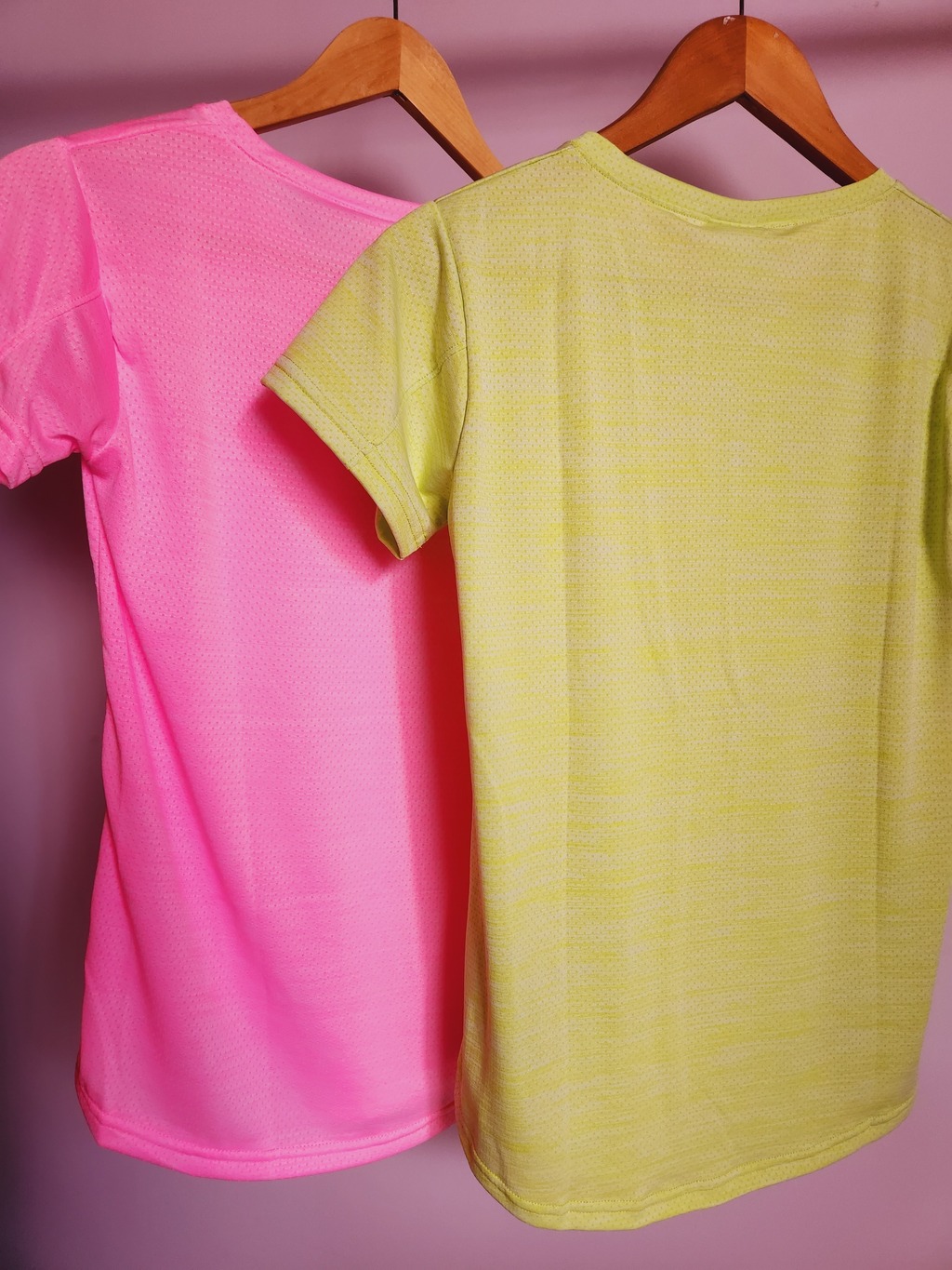 Remera rosa fluor sale