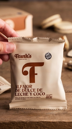 ALFAJOR DE DULCE DE LECHE Y COCO (8 unidades) - comprar online