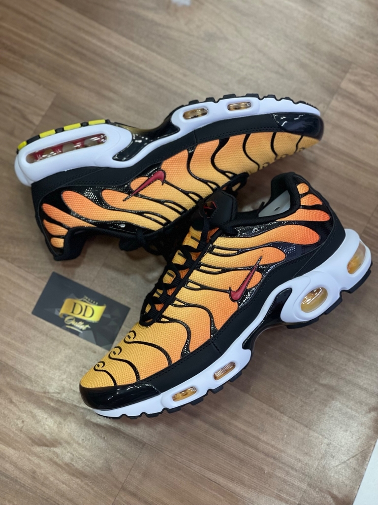 Nike air max plus tn orange black 2025