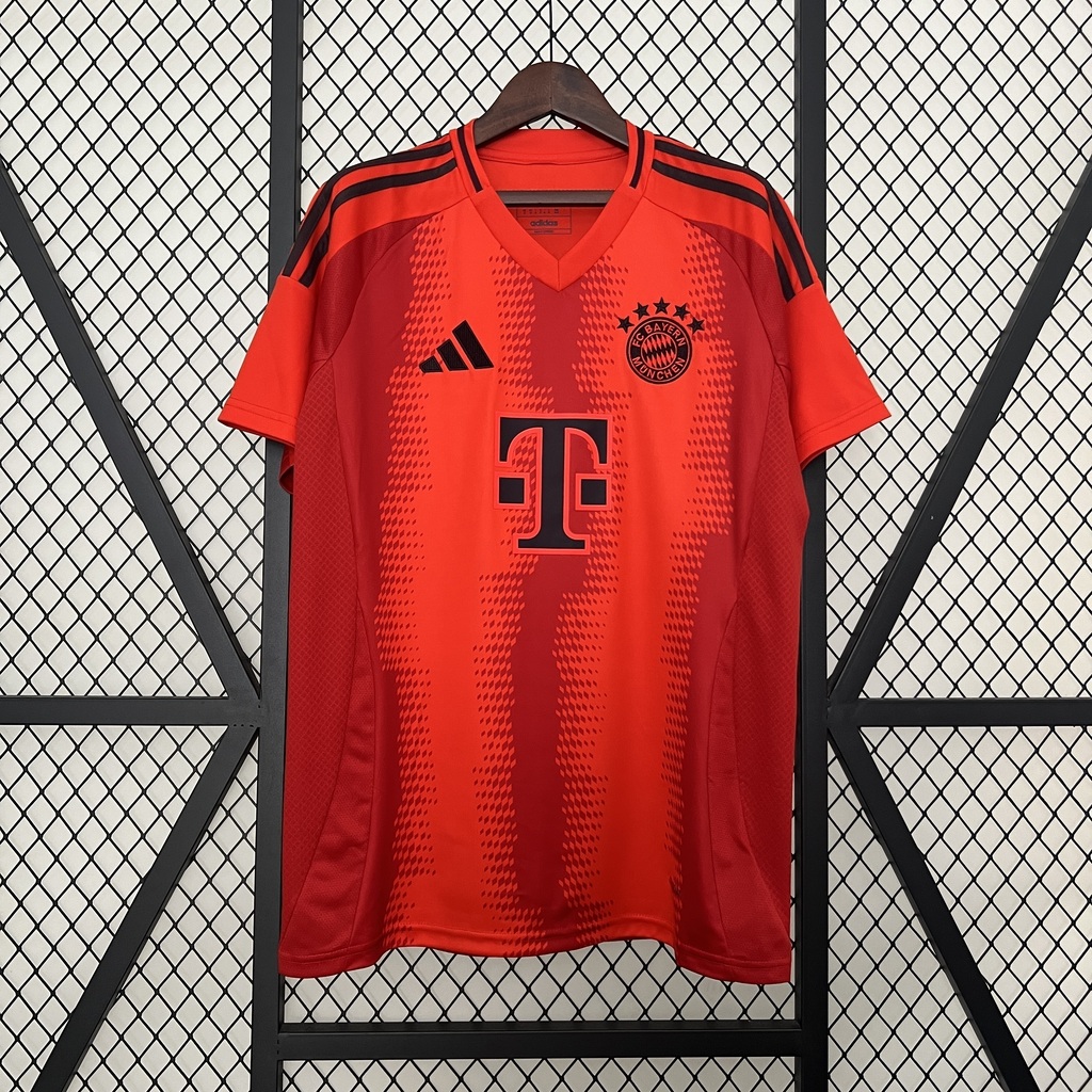 Camiseta Local Roja de Bayern Munich 2024 25 AREA10