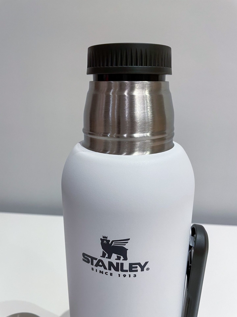 termo stanley classic bottle blanco 1 3l