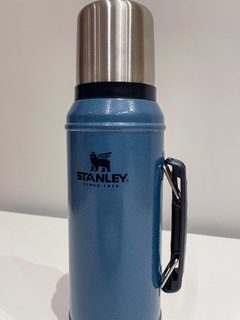 Termo Stanley Classic 950 ml con asa y tapón cebador -Azul marino- - Termos Payé