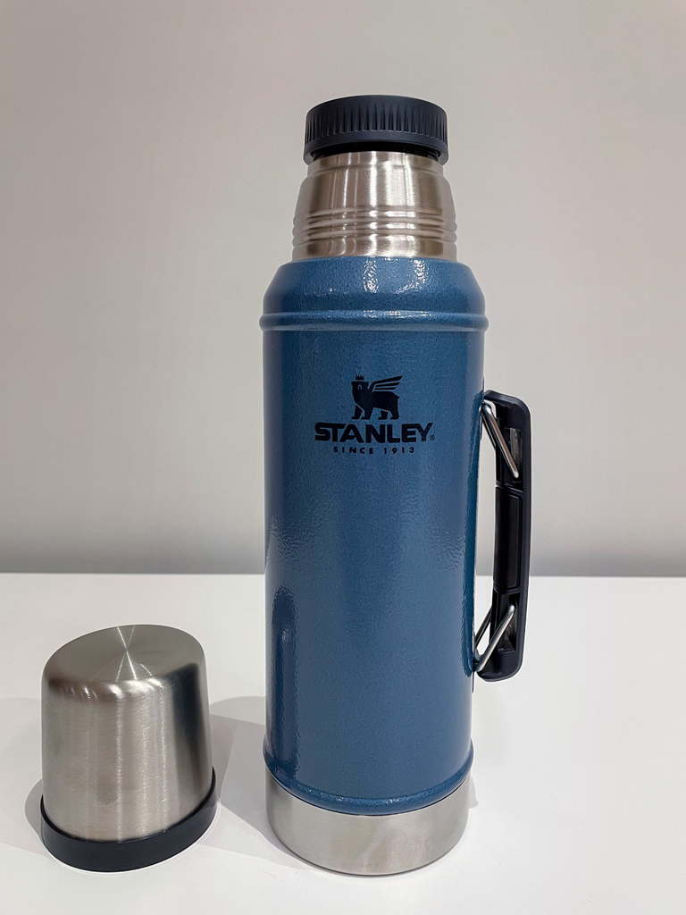 Termo para Mate Argentino Marca Stanley de 750 ML Color Azul Metalizado
