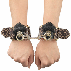 01932 | Algemas em Couro com Detalhes - Rebellion Reign Handcuffs - LOVE TOY - loja online