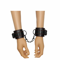 Imagem do 01918 | Algema com Corrente e Fivelas - Bondage Fetish Pleasure Handcuffs - LOVETOY