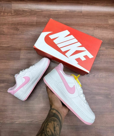 Nike air force 1 girls pink 2025