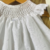 Vestido Casinha de Abelha Branco em laise - comprar online