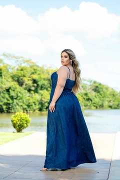 Imagem do VESTIDO JEANS LONGO DE ALÇA - FEMININO PLUS SIZE, LAVAGEM ESCURA