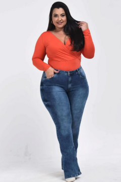 CALÇA JEANS FLARE - PLUS SIZE