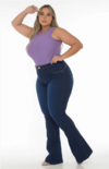 CALÇA FLARE JEANS - CINTURA ALTA, BOLSO FALSO NA FRENTE - PLUS SIZE