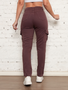 CALÇA MOM CARGO VINHO - GS MODA JEANS