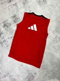 MUSCULOSA ROJA RIVER en internet