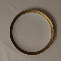 Prato raso branco e dourado em porcelana - CartMix, loja online especializada em Home Decor, Tablescape e Lifestyle