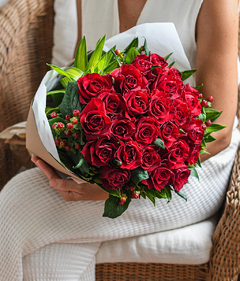 Buquê Médio de Rosas Vermelhas - comprar online