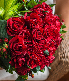 Buquê Grande de Rosas Vermelhas - comprar online