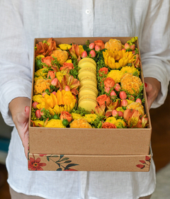 Caixa de Flores Limão com Macaron Siciliano - Balaio de Flores