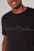 Camiseta Preta Mountains Outline