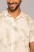 Camisa manga curta estampada, estampa de folhas de Mangueira.
Loja de camisa no Rio de janeiro, Blu-x | Loja de Roupa Masculina.