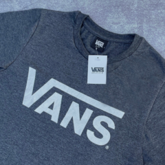 Remera Vans Gris Oscuro - comprar online