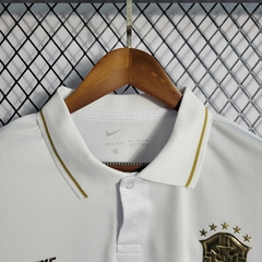 Camisa Seleção Brasileira Gold Edição Especial 22/23 Torcedor Nike Masculina - Branca na internet