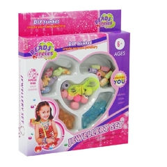 KIT BELEZA/BIJUTERIA INFANTIL COM 77 MICANCAS COLORS JEWWLLERY SET CORACAO NA CAIXA - 20 COMERCIAL (AC) - 007812