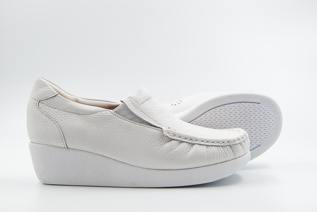Mocassim branco cheap usaflex