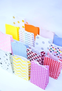 Bolsas con fuelle de papel | CELESTE CON LUNARES | ideal para candy - comprar online