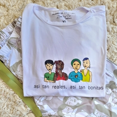 Remera TAN REALES, TAN HERMOSAS - comprar online