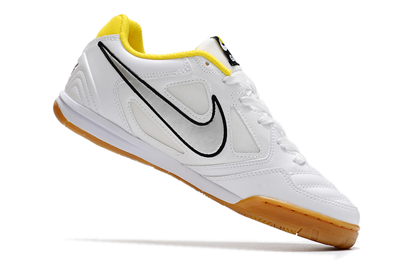 Nike supreme futsal hotsell