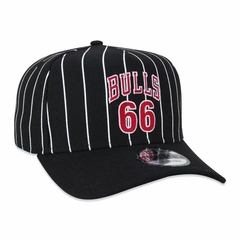 BONÉ CHICAGO BULLS STREET STRIP 940 NEW ERA - comprar online