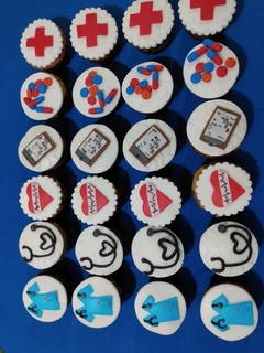 Cupcakes decorados en fondant por unidad motivo Día del Medico empaque individual en internet