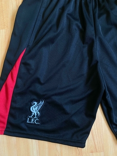 SHORT LIVERPOOL INGLATERRA BERMUDA CON CIERRE BORDADO - comprar online