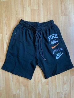 BERMUDA ALGODON NIKE BORDADA CON CIERRE SHORT PREMIUM