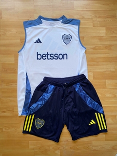 CONJUNTO BOCA JUNIORS ENTRENAMIENTO MUSCULOSA Y SHORT BERMUDA CON CIERRE AZUL 2024 2025 - comprar online