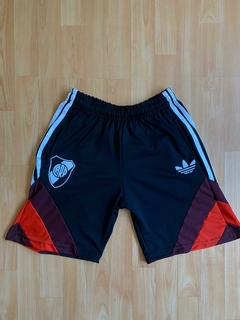 SHORT BERMUDA RIVER PLATE CON BOLSILLOS NEGRA NUEVA 2025 CALIDAD PREMIUM