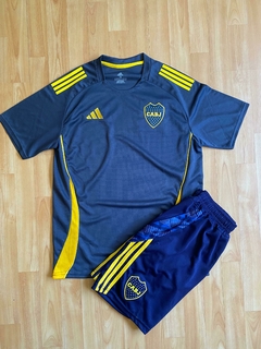 CONJUNTO CAMISETA Y SHORT BOCA JUNIORS BERMUDA CON CIERRE ENTRENAMIENTO 2025