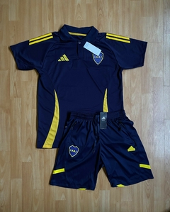 CONJUNTO CHOMBA Y BERMUDA SHORT CON CIERRE BOCA JUNIORS 2025