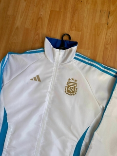 CAMPERA ROMPEVIENTO AFA SELECCION ARGENTINA BLANCA en internet