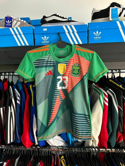 NINO CAMISETA DIBU MARTINEZ ARQUERO VERDE SELECCION ARGENTINA