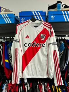 CAMISETA RIVER PLATE ECHEVERRI TITULAR MANGA LARGA NUEVA 2025 en internet