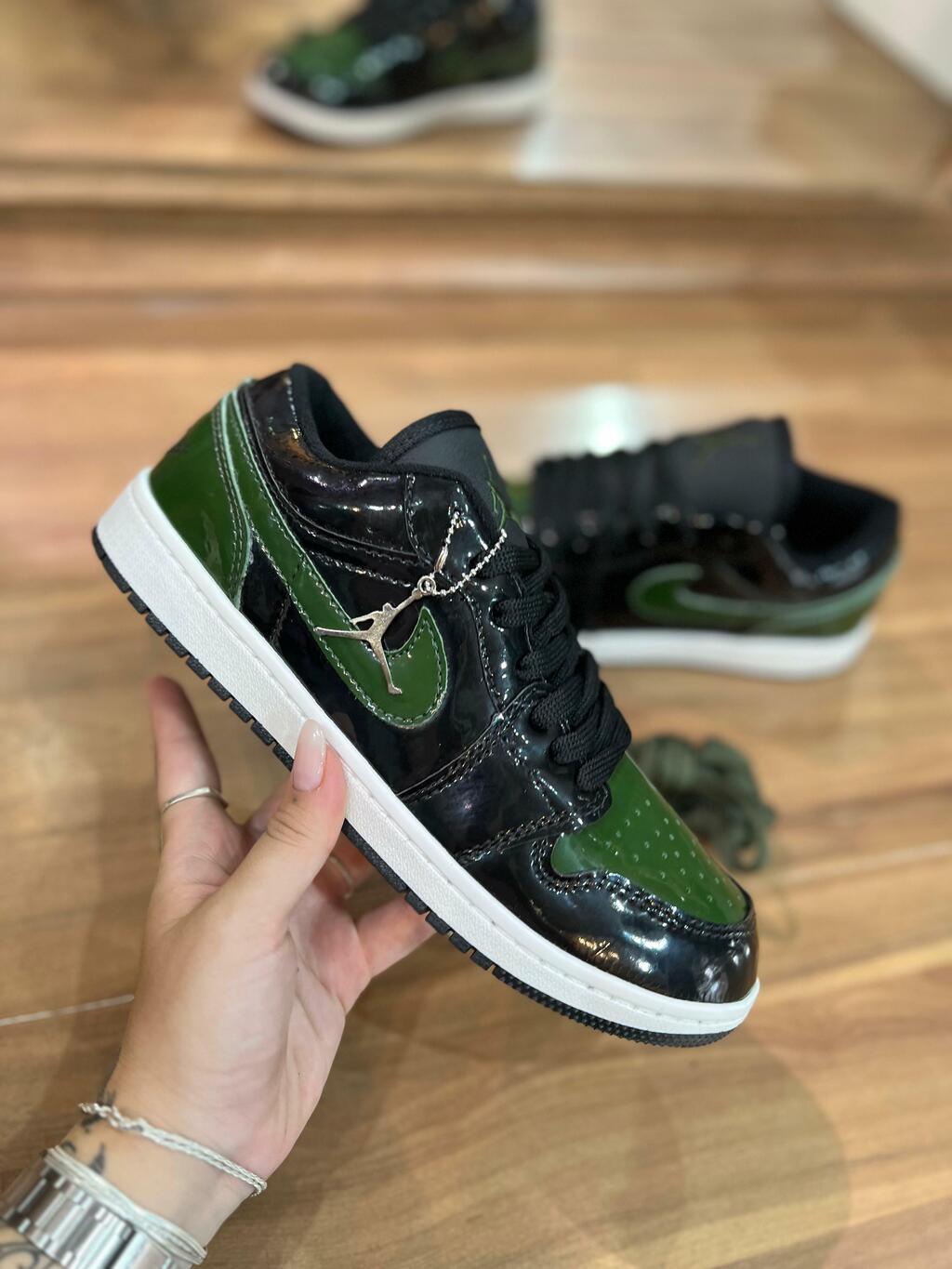 Tenis Air Jordan Preto Verde escuro