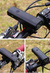 uso real em uma bicicleta do Farol de Bicicleta AU200 com 350 lumens de potencia, recarregavel via usb e abraçadeira de borracha