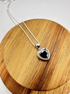 Colar Coração Pedra Ônix 45cm - comprar online