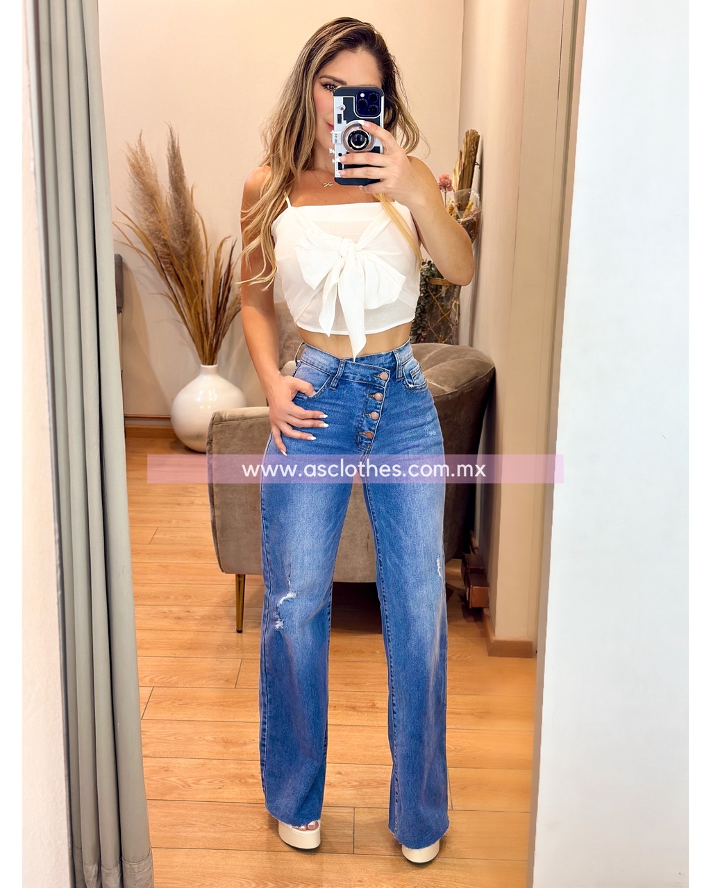 PANTALON CINTURA ALTA CORTE RECTO CON BOTONES LADEADOS
