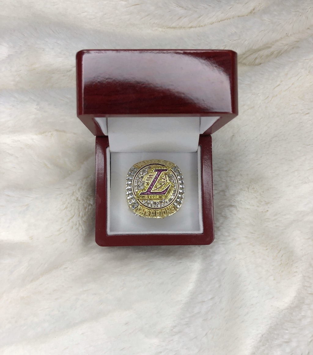 Anillo Exclusive Lakers Caja de regalo La Nota Drip