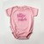Body camiseta rosa coral menina em malha bebê e infantil - Bordado Little Sister