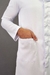 Jaleco Branco Gola Blazer com Botão Oculto - Moda Branca | Jalecos | Scrub's Pijamas  Cirúrgicos | Uniformes Profissionais