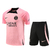 Kit-de-Treino-time-Paris-Saint-Germain-futebol-PSG-Nike-2023/24-Bermuda-Preta-Camisa-Rosa-conjunto-blusa-shorts-com-bolso-preto-oficial-original-masculino-tailandesa-pronta-entrega-nome-numero-personalizado